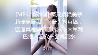 公园女厕全景偷拍多位极品美女嘘嘘⭐有个美女露奶头 (3)