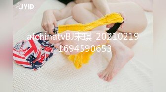 【新片速遞 】 精品CD大神偷拍❤️反差婊美女性感透明内裤湿了一块,镜头贴着B拍，黑森林露毛很有撸点[475MB/MP4/06:16]