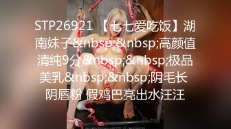 KTV厕所偷拍喝醉的美女趴在马桶上吐✿来个捡尸的屌丝男把她内裤脱了想上她