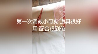 KTV女厕偷窥条纹衫美女嘘嘘尿完还不走占着茅坑