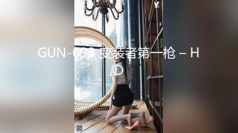 [MP4/ 831M] 清纯小妹露脸一个人在家诱惑狼友，娇嫩的奶子粉嫩的逼逼自己揉捏抠弄