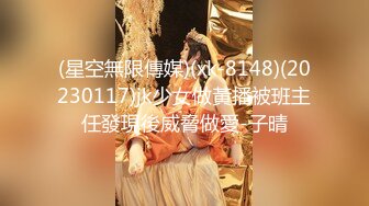 游乐场女厕全景偷拍25位美女的各种极品美鲍鱼 (3)